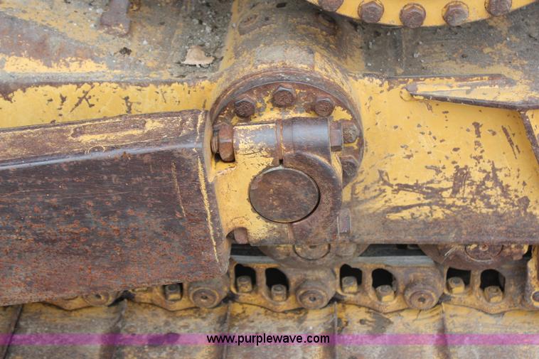 image for item H6739 1998 Caterpillar D6R XL dozer