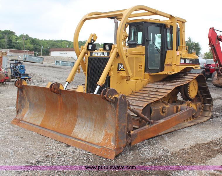 image for item H6743 1992 Caterpillar D6H LGP Series II dozer