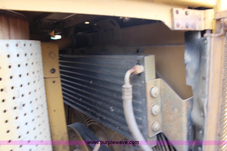 image for item H6743 1992 Caterpillar D6H LGP Series II dozer