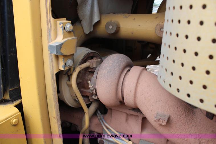 image for item H6743 1992 Caterpillar D6H LGP Series II dozer