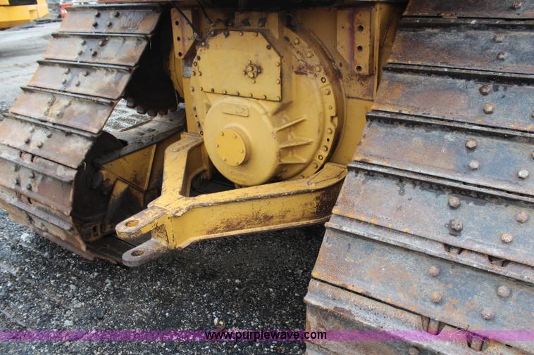image for item H6743 1992 Caterpillar D6H LGP Series II dozer