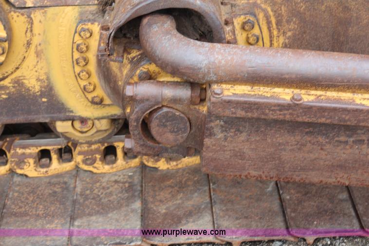 image for item H6743 1992 Caterpillar D6H LGP Series II dozer