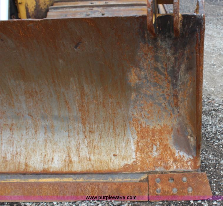 image for item H6743 1992 Caterpillar D6H LGP Series II dozer