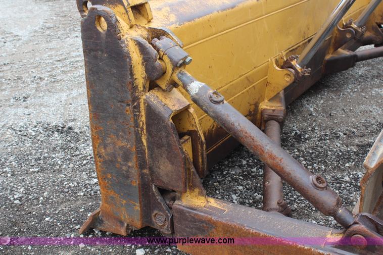 image for item H6743 1992 Caterpillar D6H LGP Series II dozer
