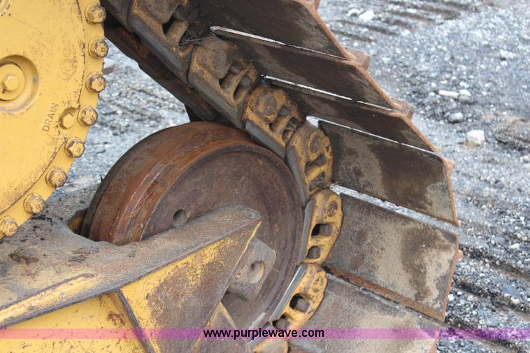 image for item H6743 1992 Caterpillar D6H LGP Series II dozer
