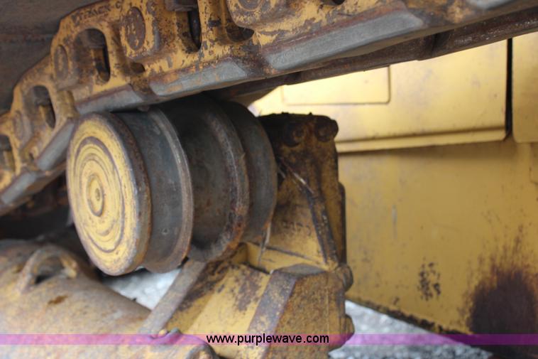 image for item H6743 1992 Caterpillar D6H LGP Series II dozer