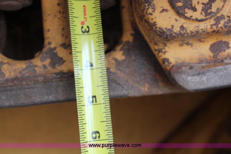 image for item H6743 1992 Caterpillar D6H LGP Series II dozer