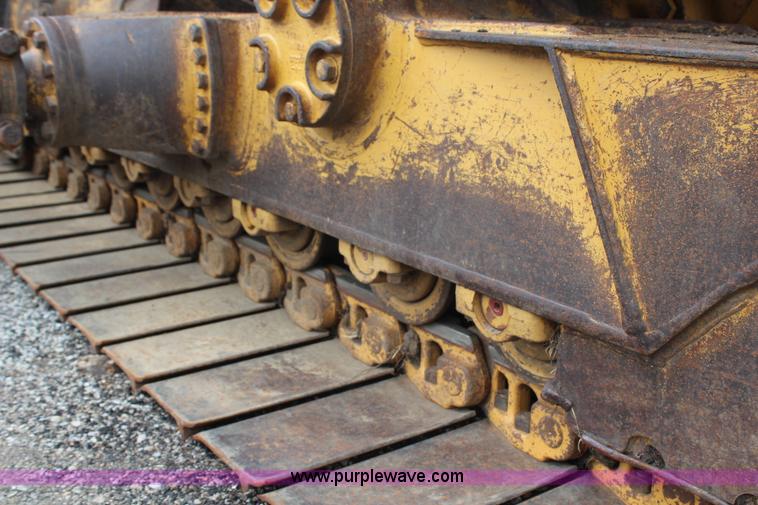 image for item H6743 1992 Caterpillar D6H LGP Series II dozer
