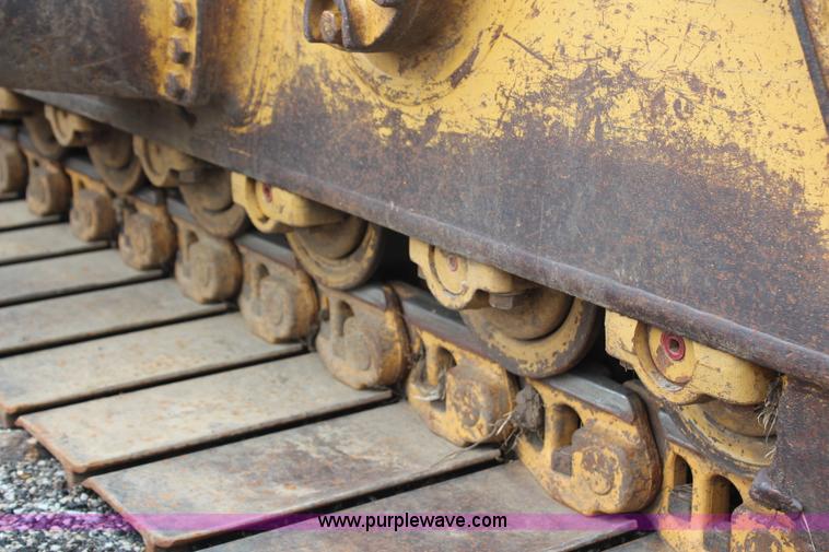 image for item H6743 1992 Caterpillar D6H LGP Series II dozer