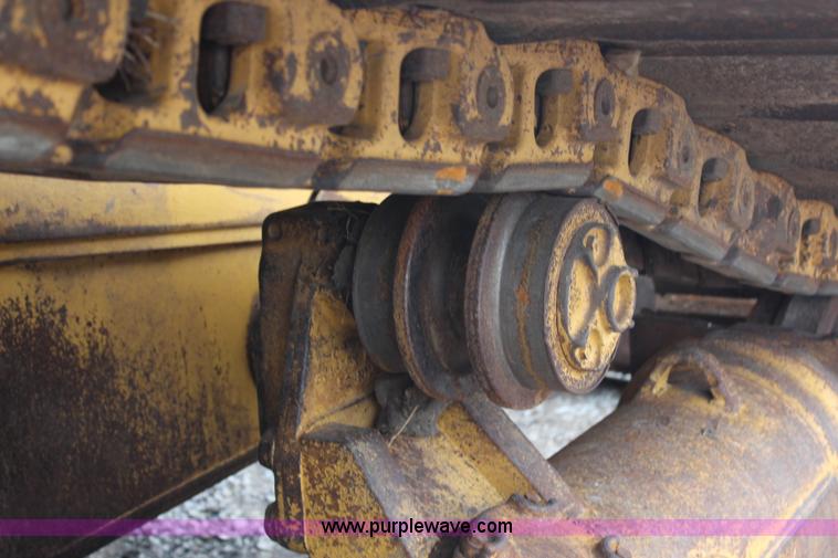 image for item H6743 1992 Caterpillar D6H LGP Series II dozer