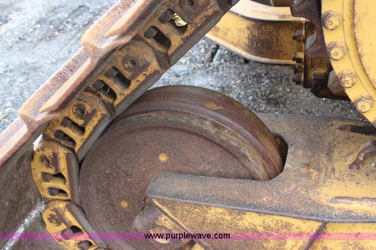 image for item H6743 1992 Caterpillar D6H LGP Series II dozer