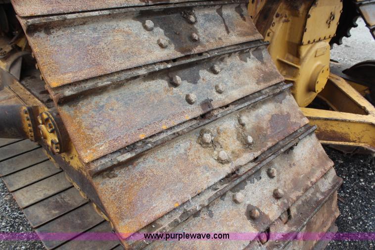 image for item H6743 1992 Caterpillar D6H LGP Series II dozer