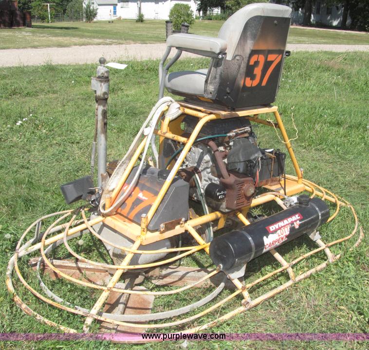 image for item AE9461 Dynapac B684HUST6SL ride on 44" power trowel