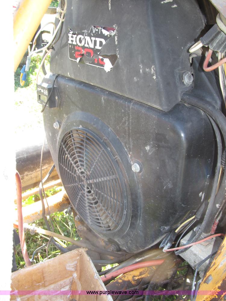 image for item AE9461 Dynapac B684HUST6SL ride on 44" power trowel