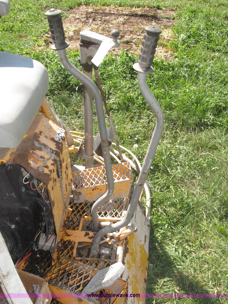 image for item AE9461 Dynapac B684HUST6SL ride on 44" power trowel