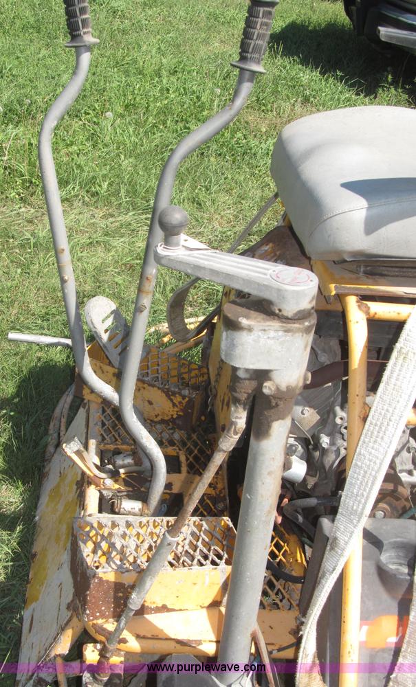 image for item AE9461 Dynapac B684HUST6SL ride on 44" power trowel