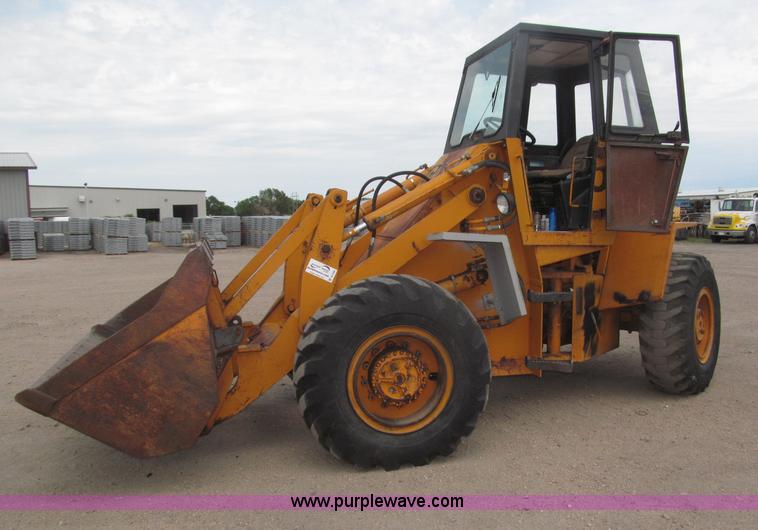 image for item B5496 Case W20B articulated wheel loader