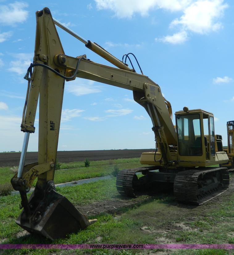 image for item D6020 Massey-Ferguson MF450-S excavator