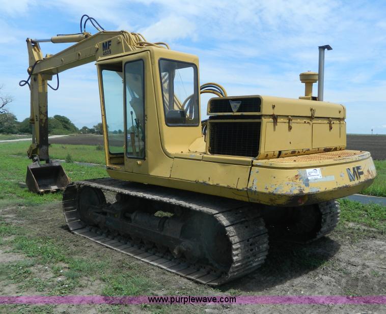 image for item D6020 Massey-Ferguson MF450-S excavator