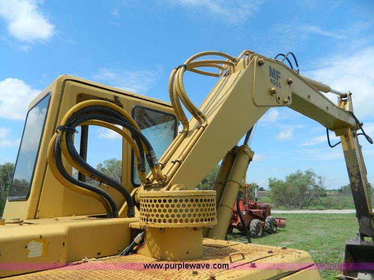 image for item D6020 Massey-Ferguson MF450-S excavator