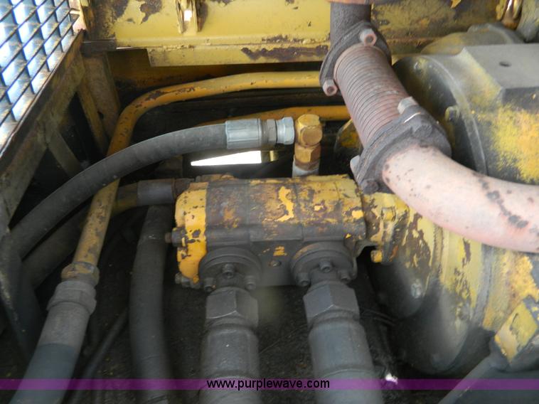 image for item D6020 Massey-Ferguson MF450-S excavator