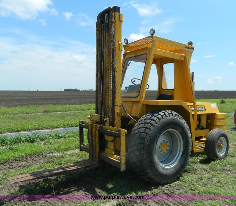 image for item D6021 International 7000 forklift