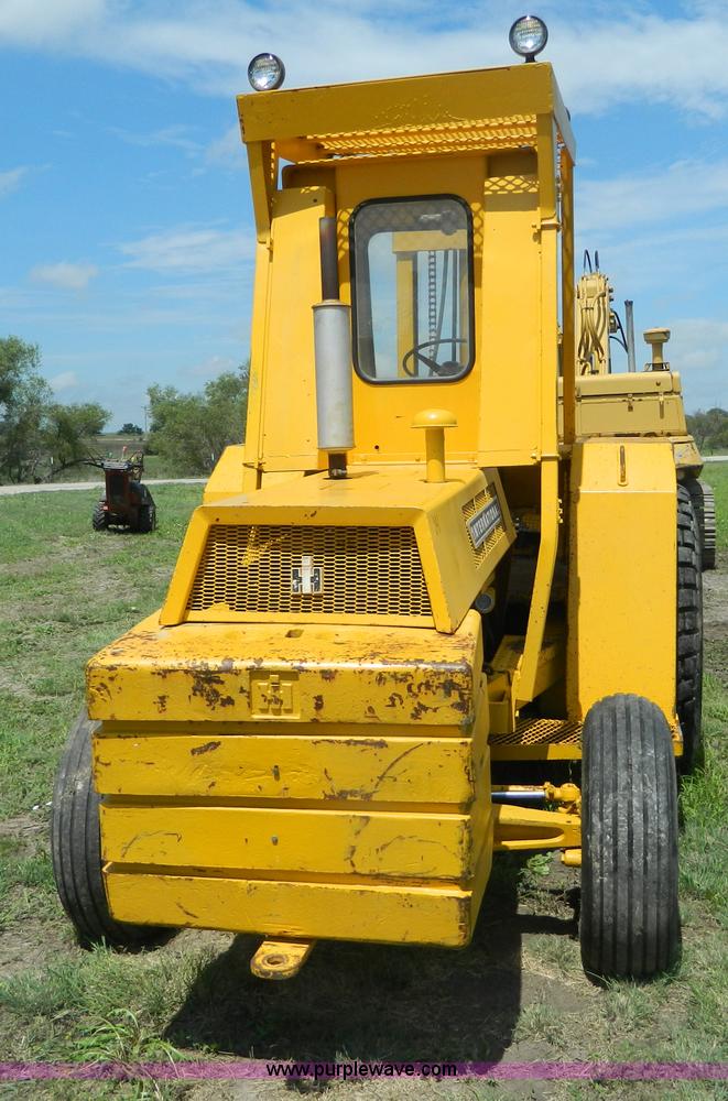 image for item D6021 International 7000 forklift