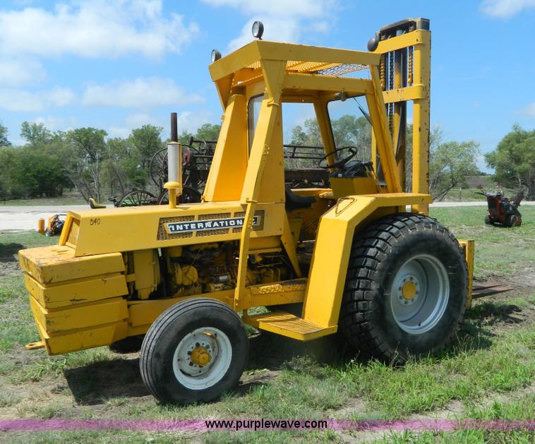 image for item D6021 International 7000 forklift