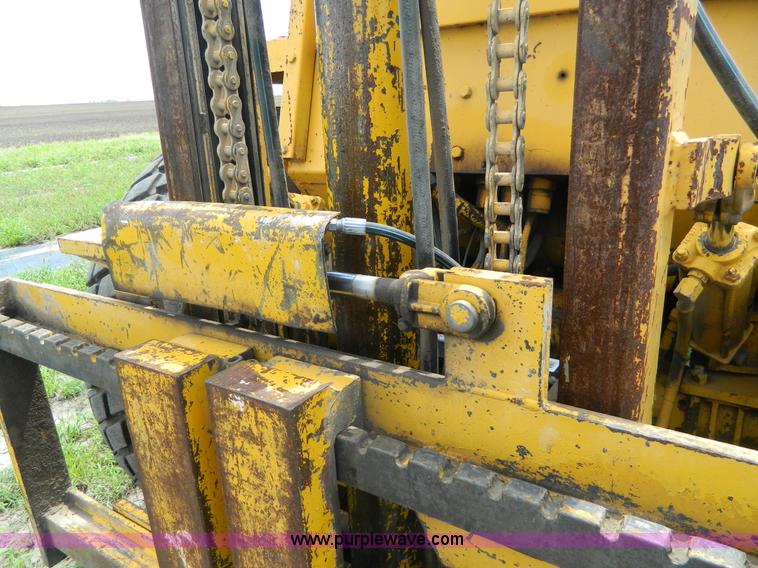 image for item D6021 International 7000 forklift