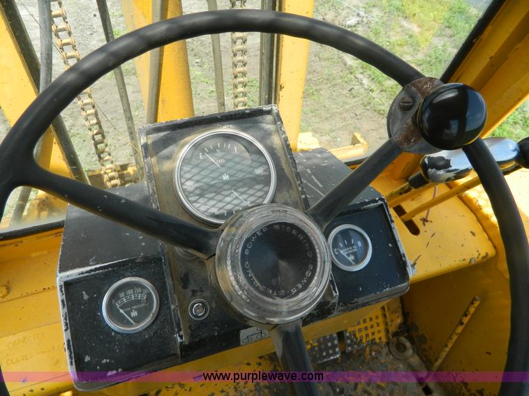 image for item D6021 International 7000 forklift