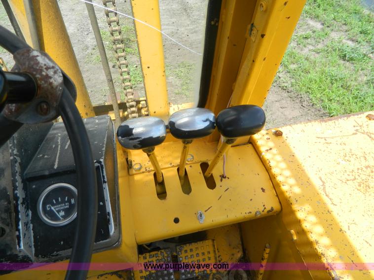 image for item D6021 International 7000 forklift