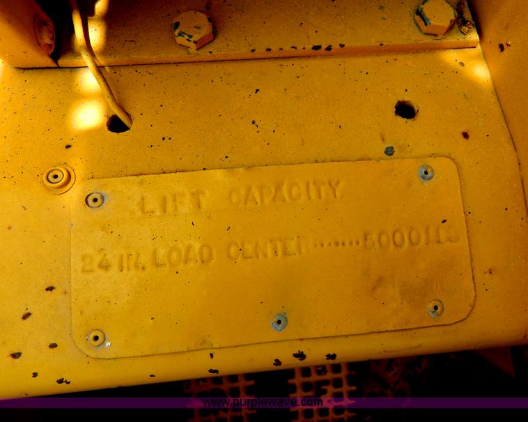 image for item D6021 International 7000 forklift