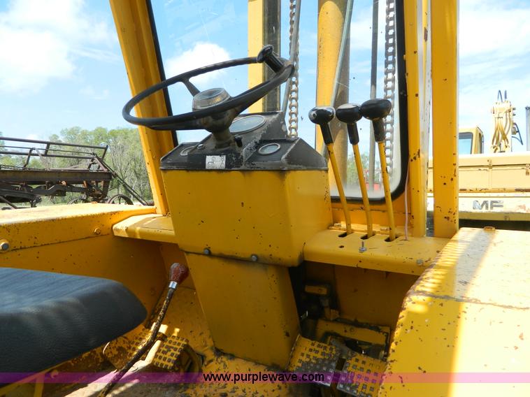 image for item D6021 International 7000 forklift