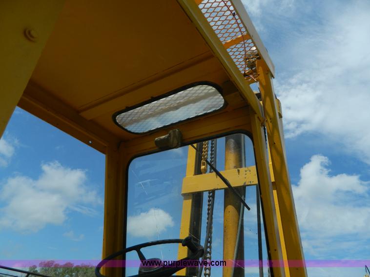 image for item D6021 International 7000 forklift