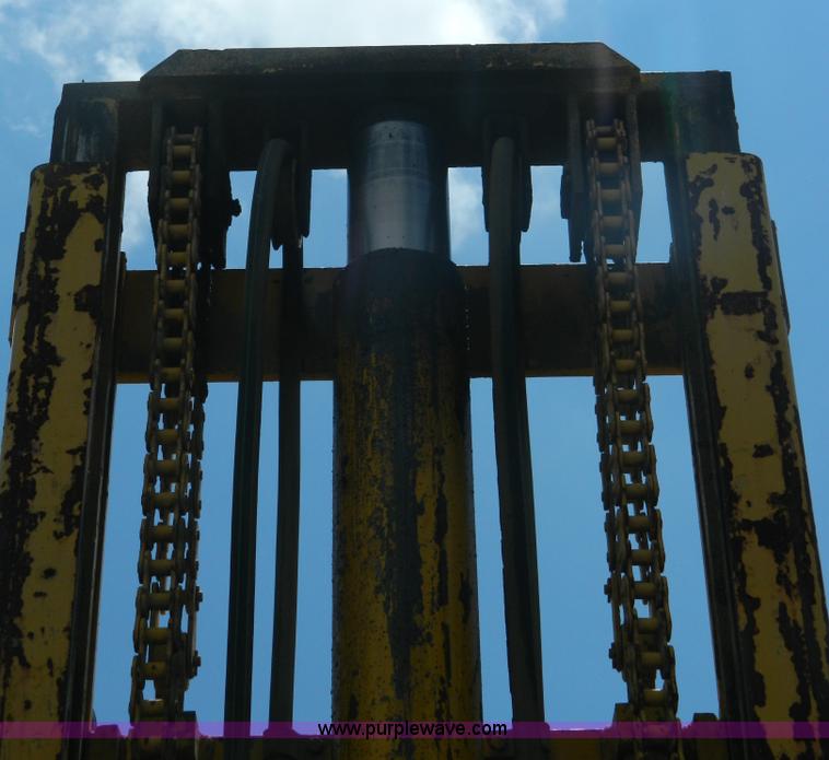 image for item D6021 International 7000 forklift