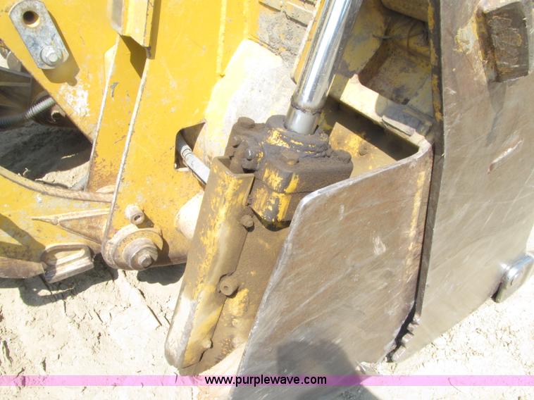 image for item D7467 2001 Caterpillar 963C track loader