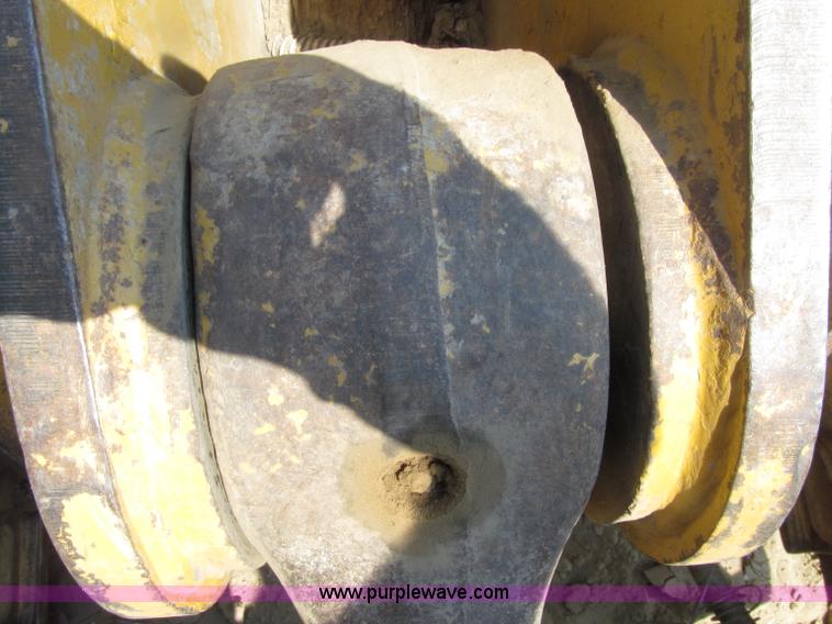 image for item D7467 2001 Caterpillar 963C track loader