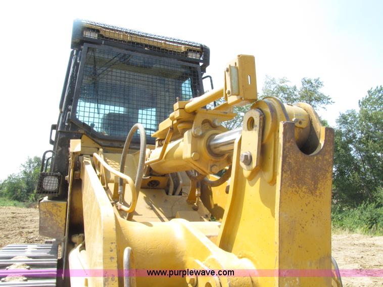 image for item D7467 2001 Caterpillar 963C track loader