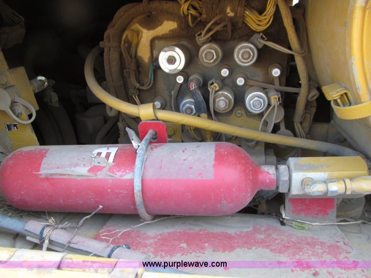 image for item D7467 2001 Caterpillar 963C track loader