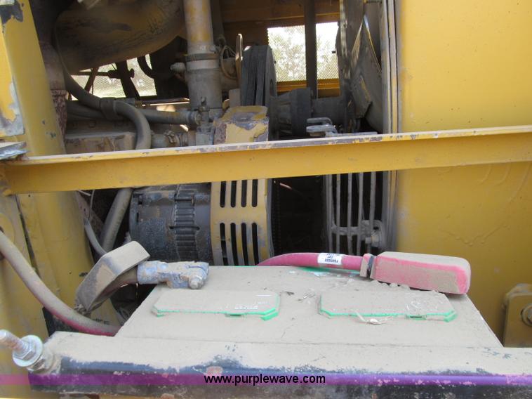 image for item D7467 2001 Caterpillar 963C track loader