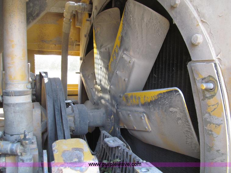 image for item D7467 2001 Caterpillar 963C track loader