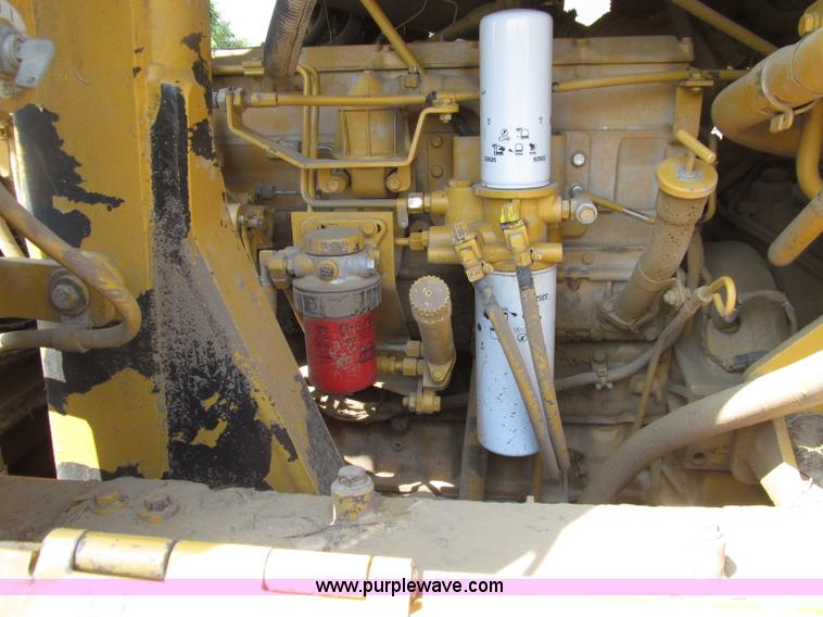 image for item D7467 2001 Caterpillar 963C track loader