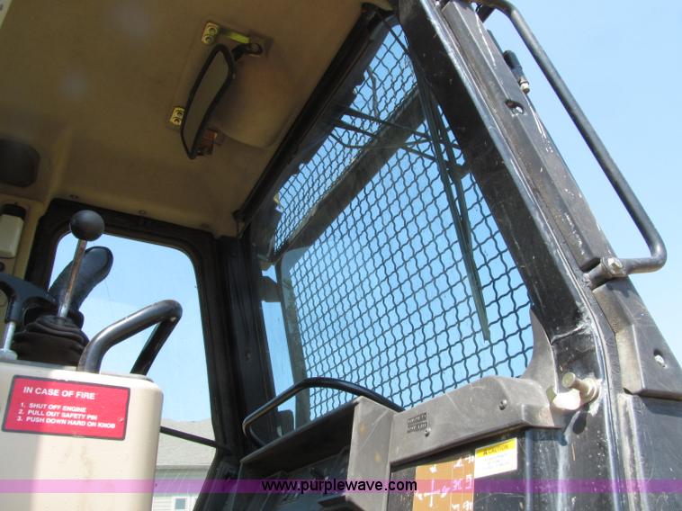 image for item D7467 2001 Caterpillar 963C track loader