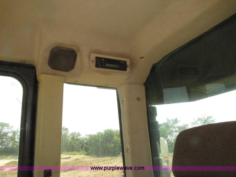 image for item D7467 2001 Caterpillar 963C track loader