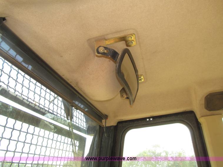 image for item D7467 2001 Caterpillar 963C track loader