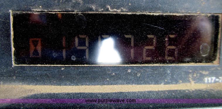 image for item D7467 2001 Caterpillar 963C track loader