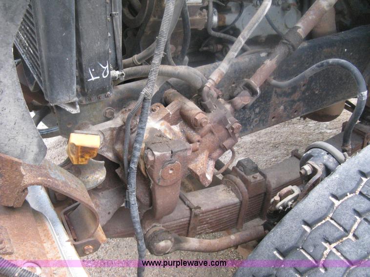 image for item D8491 1992 Ford LNT8000 water tanker truck