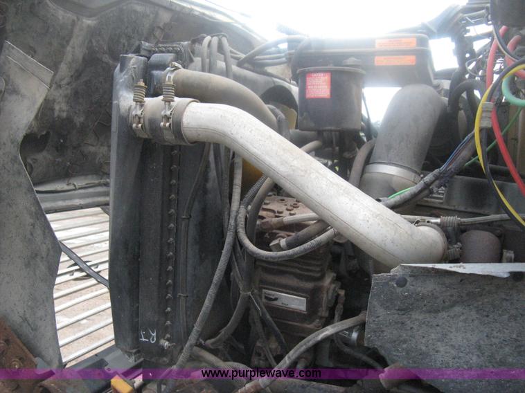 image for item D8491 1992 Ford LNT8000 water tanker truck