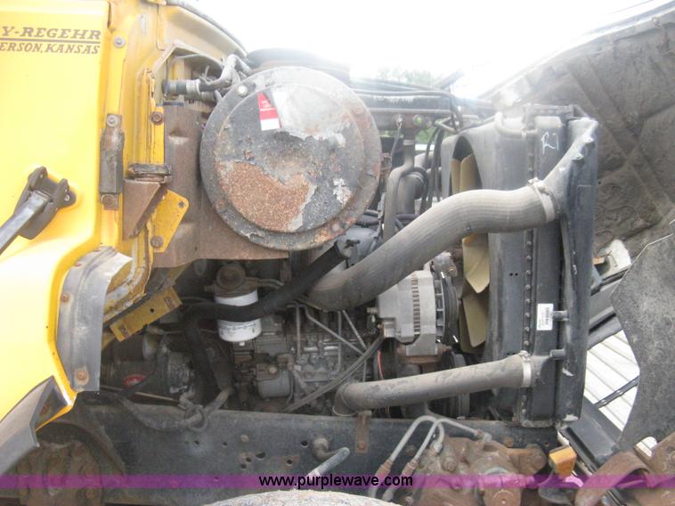 image for item D8491 1992 Ford LNT8000 water tanker truck