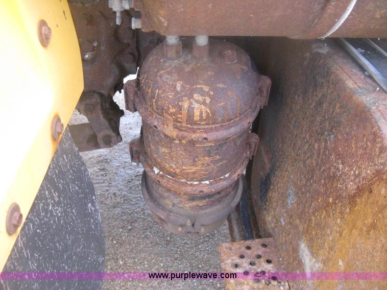 image for item D8491 1992 Ford LNT8000 water tanker truck